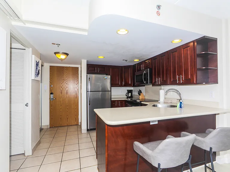 1777 Ala Moana Blvd #705 — Photo 1