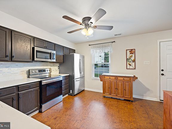 5th image of 16 Shetland Cir