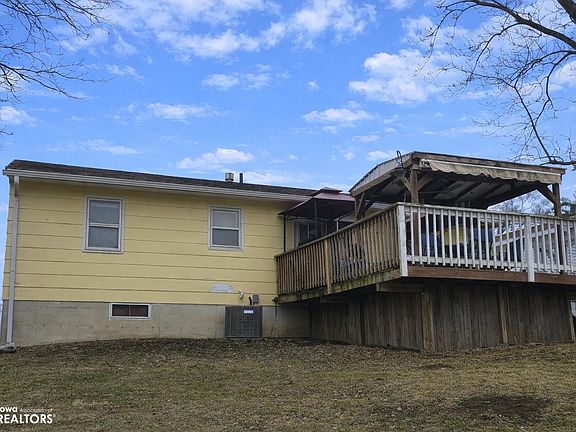 4th image of 201 Spring St