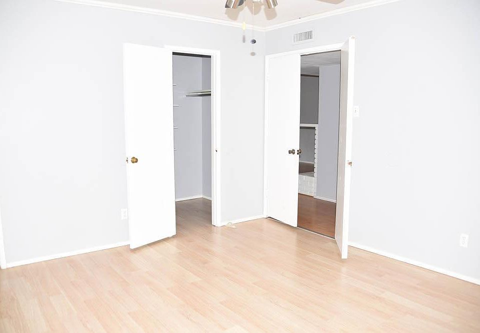 1st image of 3005 Rolling Hills Cir