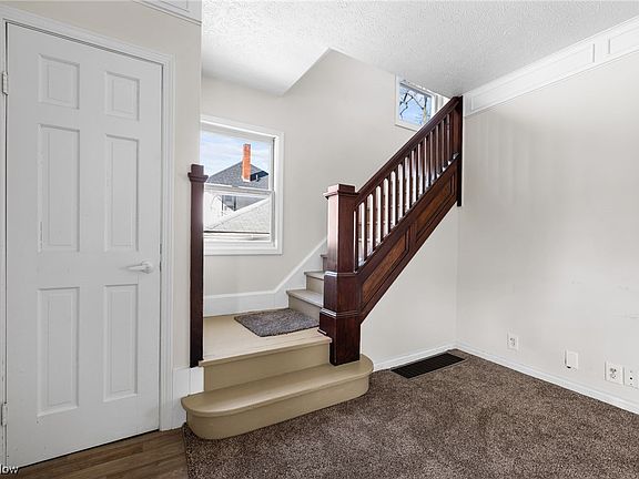 3rd image of 231 14th St