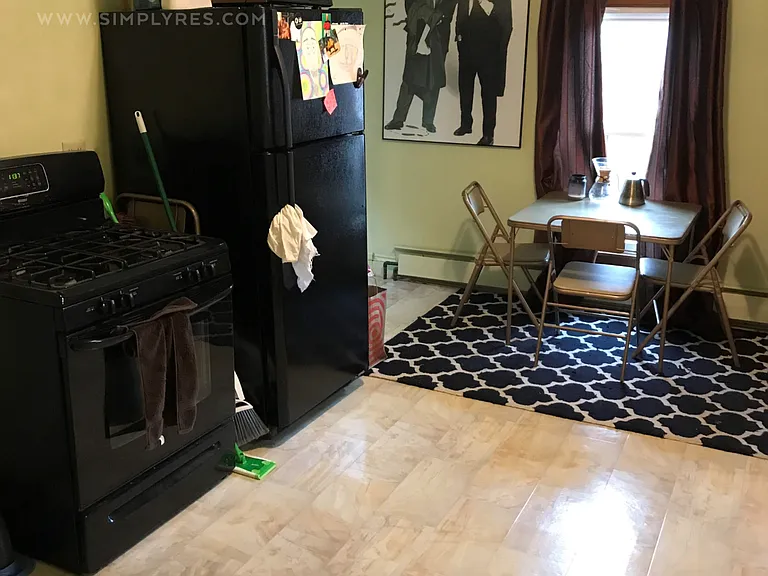 St Paul 2-bedroom upper duplex unit — Photo 6
