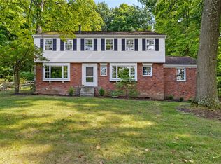 224 Robinhood Ln, Mcmurray, PA 15317