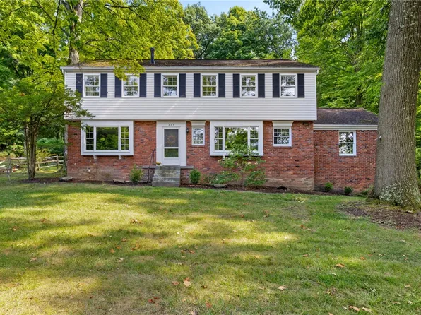 224 Robinhood Ln, McMurray, PA 15317