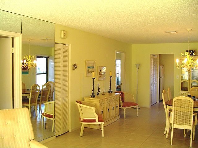2nd image of 512 SE 26th Ave