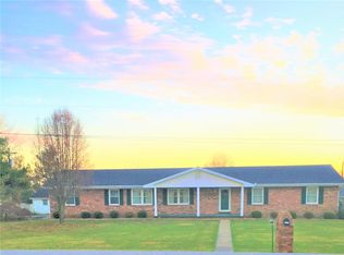 144 Westwind Dr, Flemingsburg, KY 41041