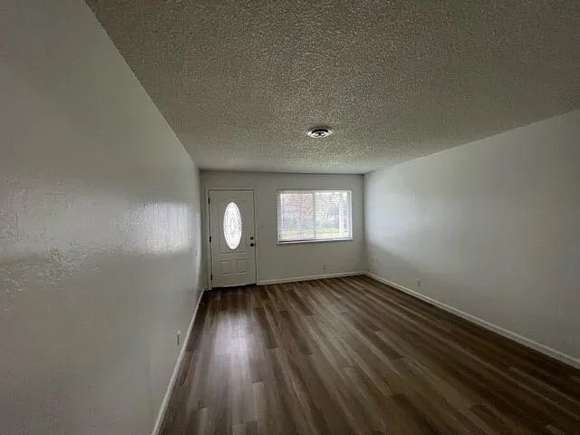 4605 Cyclamen Way — Photo 3