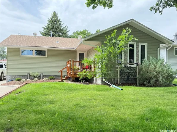 615 Windsor STREET, Weyburn, SK S4H 0X1