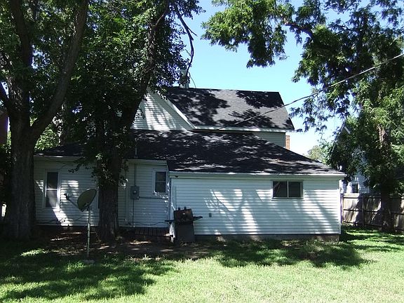 3rd image of 118 NE 5th St
