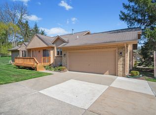 21935 River Ridge Trl #85, Farmington, MI 48335