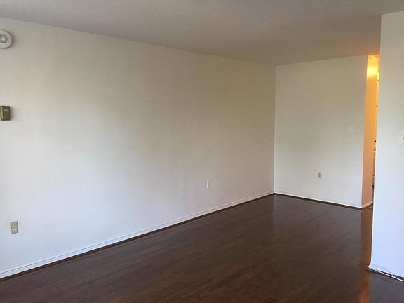 4th image of 801 N Pitt St APT 201