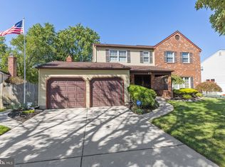 15 Westbrook Dr, Cherry Hill, NJ 08003