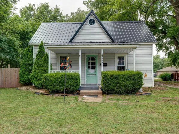 645 N Walnut Avenue, Republic, MO 65738