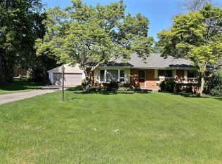 985 Webster Ave, Brookfield, WI 53005