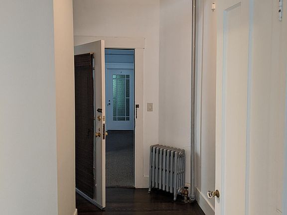 4th image of 1224 Bellevue Ave #1