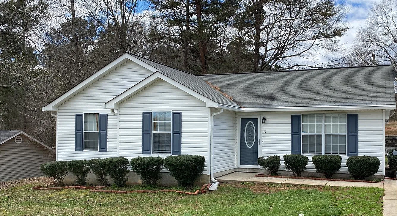3 bed, 1300 sqft, $1,695 — Photo 1