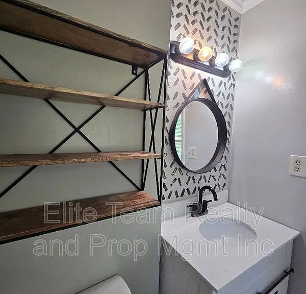 2021 Downey St — Photo 15