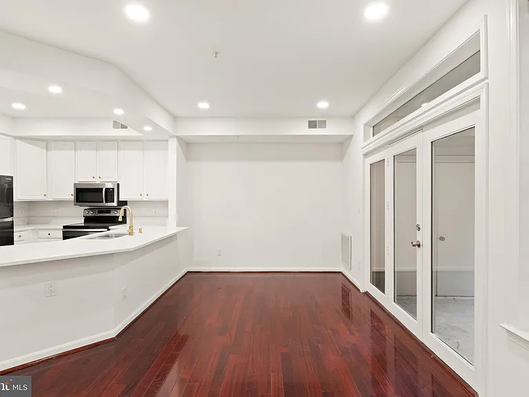1324 Garden Wall Cir #305 — Photo 8