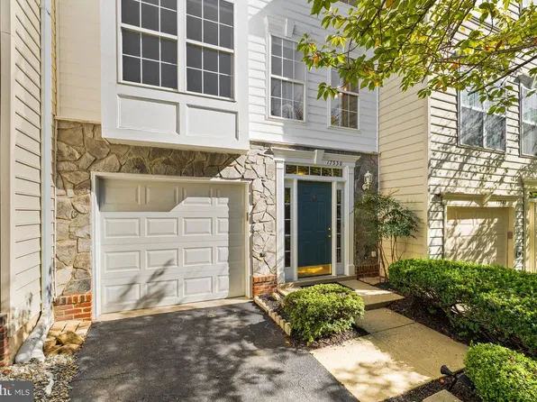 17338 Legacy Ter, Round Hill, VA 20141