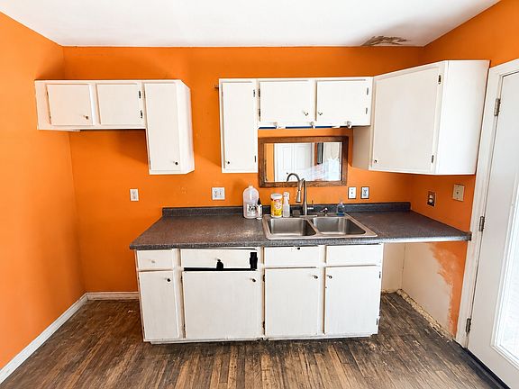 4th image of 7437 Llano Ave