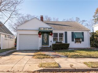 287 Woodhaven Rd, Pawtucket, RI 02861