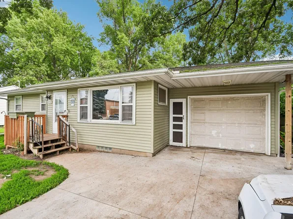 215 17th St W, Hastings, MN 55033