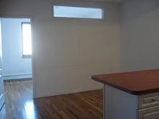 Rented by Bond New York | media 26