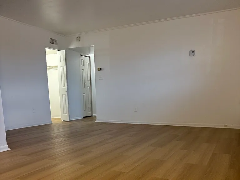 96 Barry Ave #C — Photo 2
