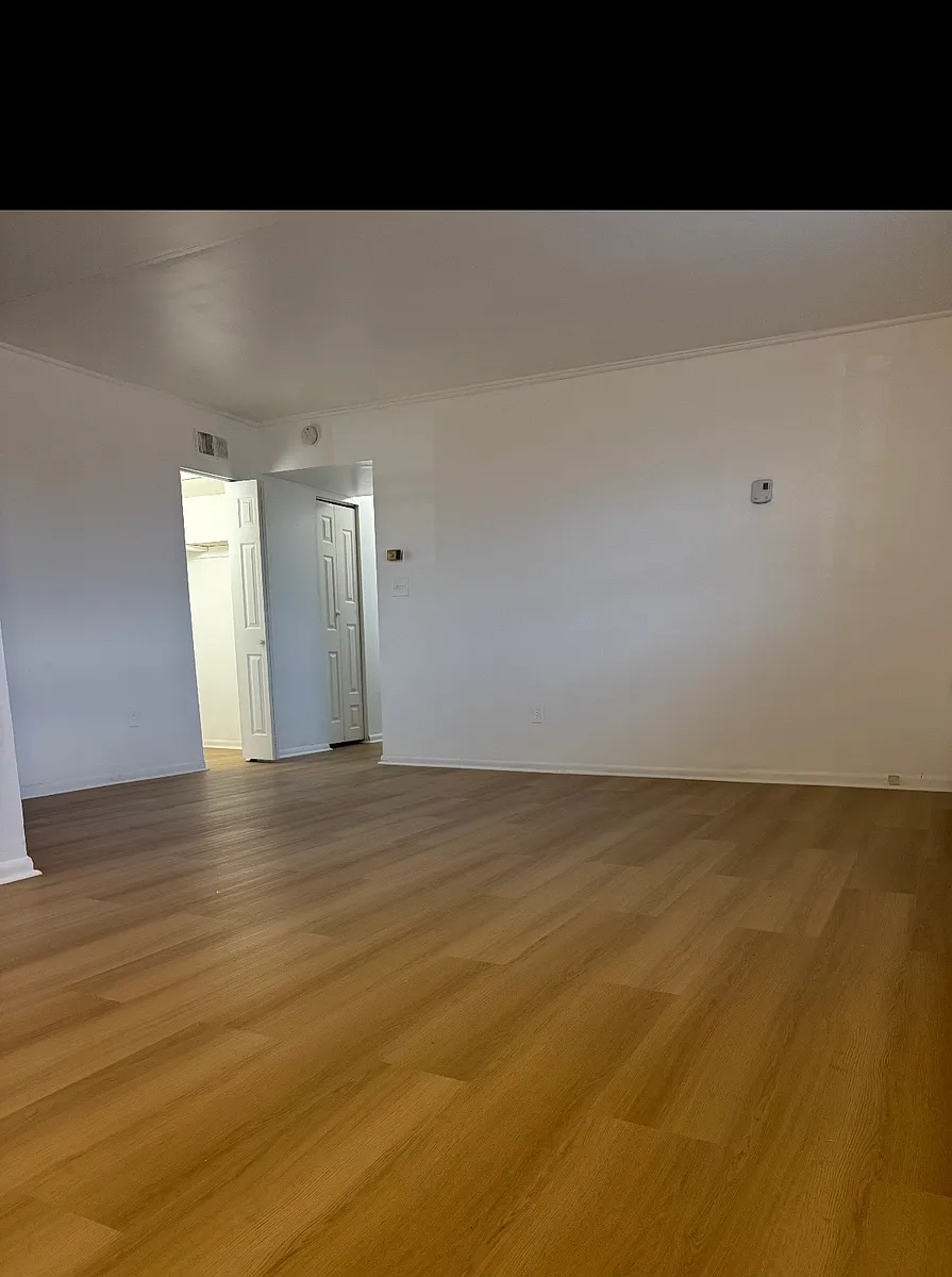 Building Photo - 96 Barry Ave #C