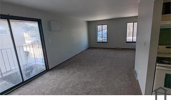 2 bed, $1,250 — Photo 2
