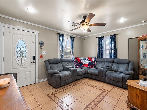 5th image of 1413 Fresno St