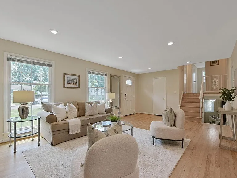 3512 Queen Anne Dr — Photo 5