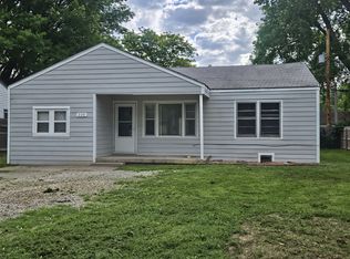 220 S Trout Ave, Haysville, KS 67060