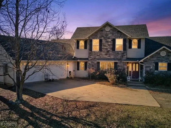 98 Hillcrest Dr, Heavener, OK 74937