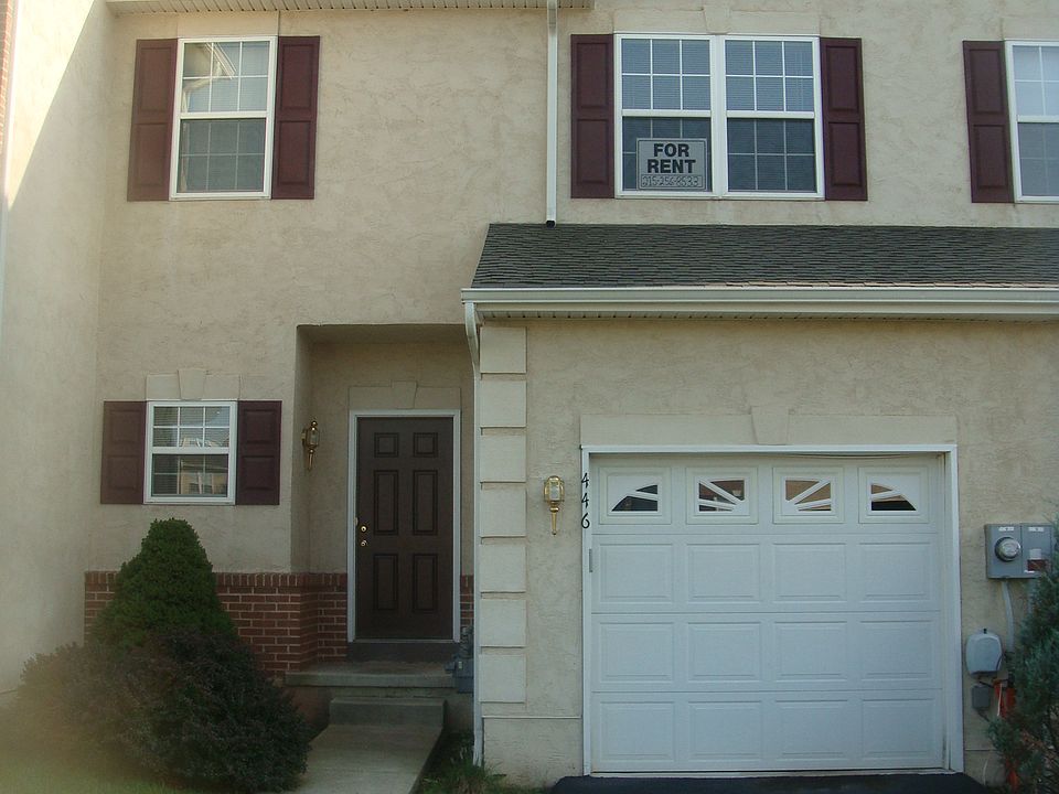 1st image of 446 Auburn Ct