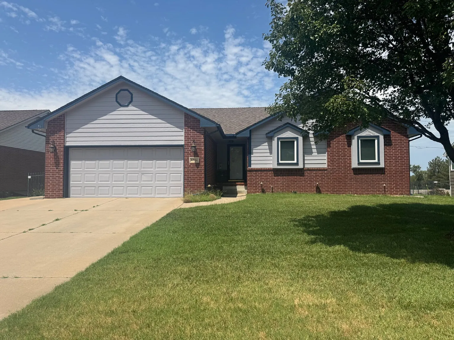 4 bed, 3.0 bath, 2812 sqft, $2,595 — Photo 2