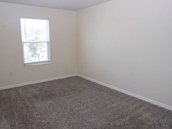 5th image of 2330 Avellino Ave