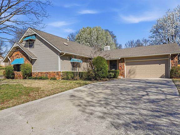 2nd image of 1711 Valley Rd