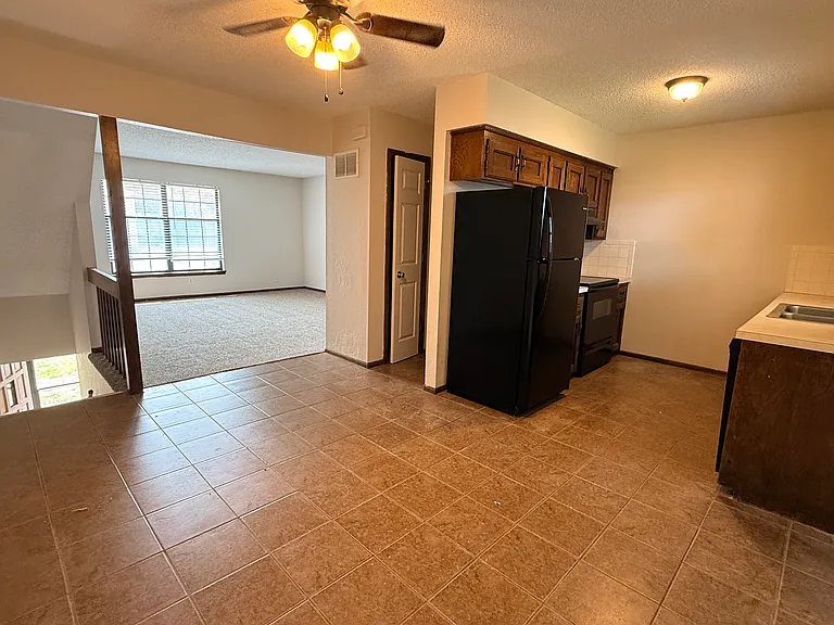 517 NW 3rd St #517 — Photo 3