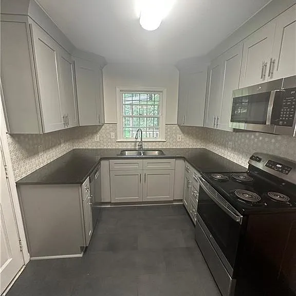 349 Laquita Dr SE — Photo 7
