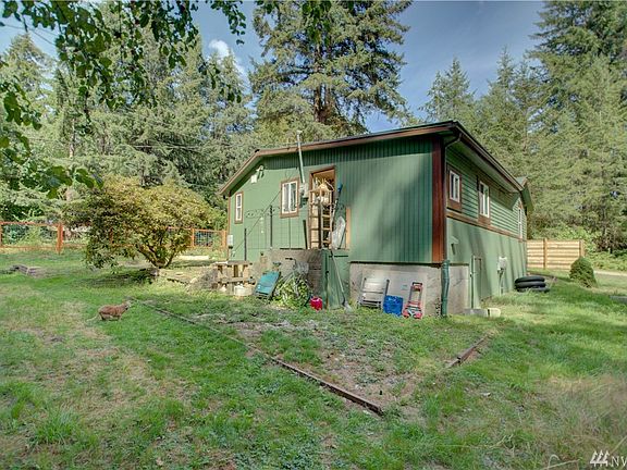 3rd image of 3147 14th Ave NW