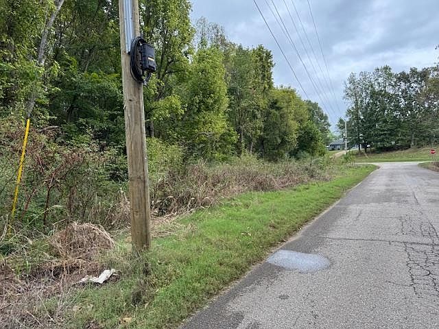 2nd image of Oak St