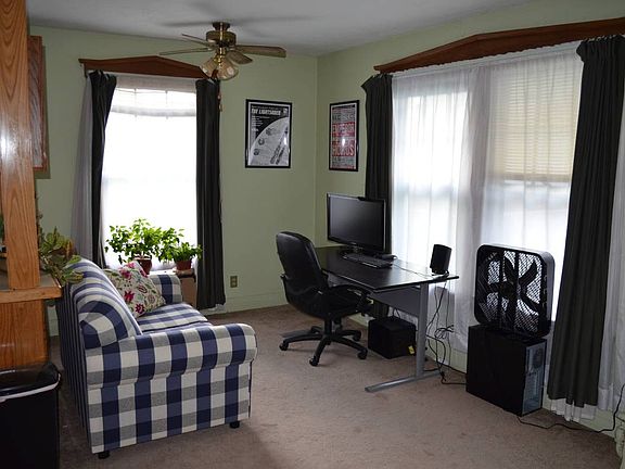 3rd image of 822 Douglas Ave #202