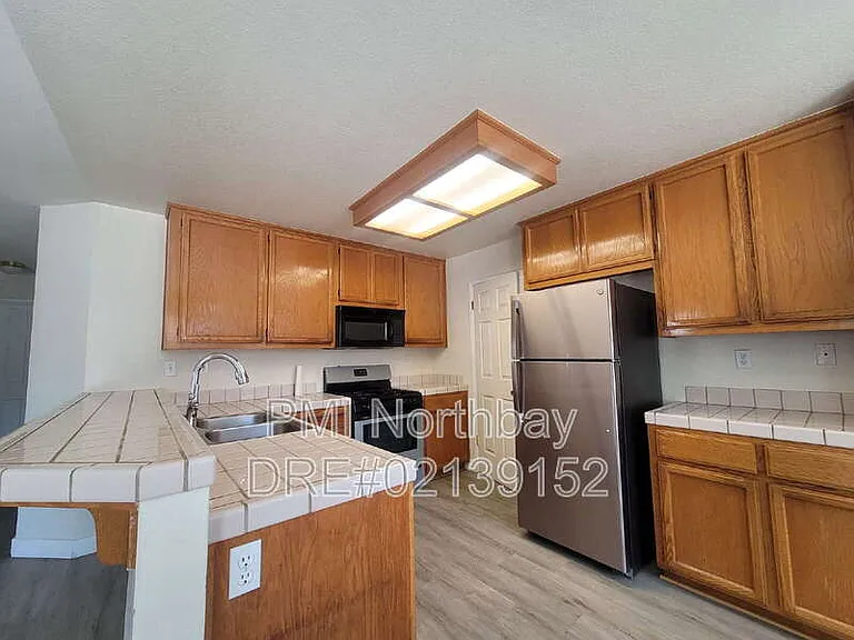 937 Iron Dr — Photo 6