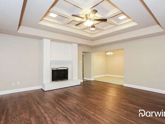3rd image of 1525 Sunny Glen St