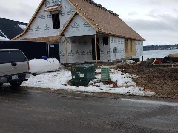 414 N Cottage Ct, Whitehall, MI 49461