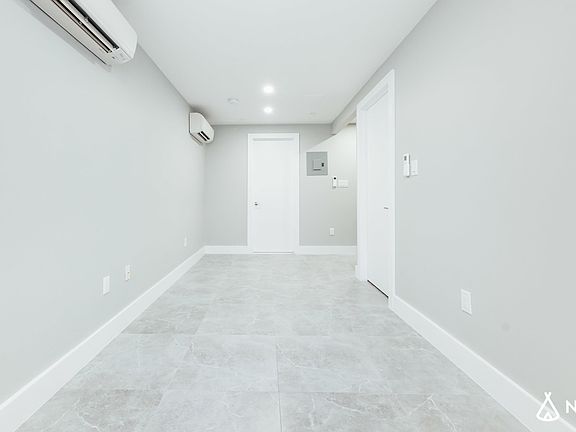 3rd image of 1419 Vyse Ave #1C