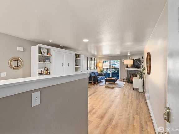 5th image of 740 Kirkland Circle #E203