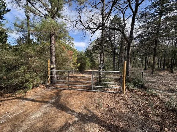 217 Kestrel Ln, Red Rock, TX 78662