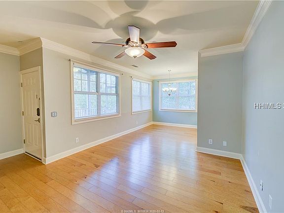 3rd image of 31 Summerfield Ct